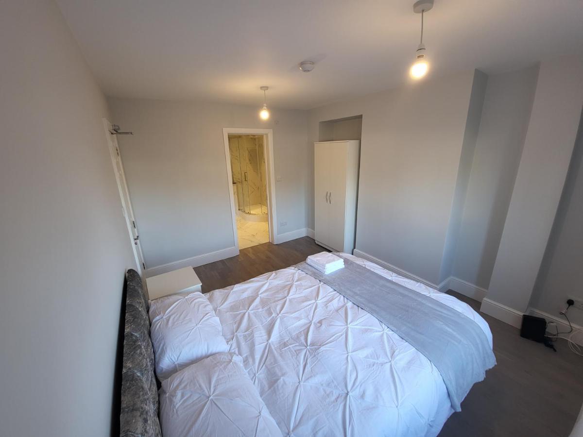 High Spec Large 6 Bedroom House! Kingston upon Thames  Exterior foto
