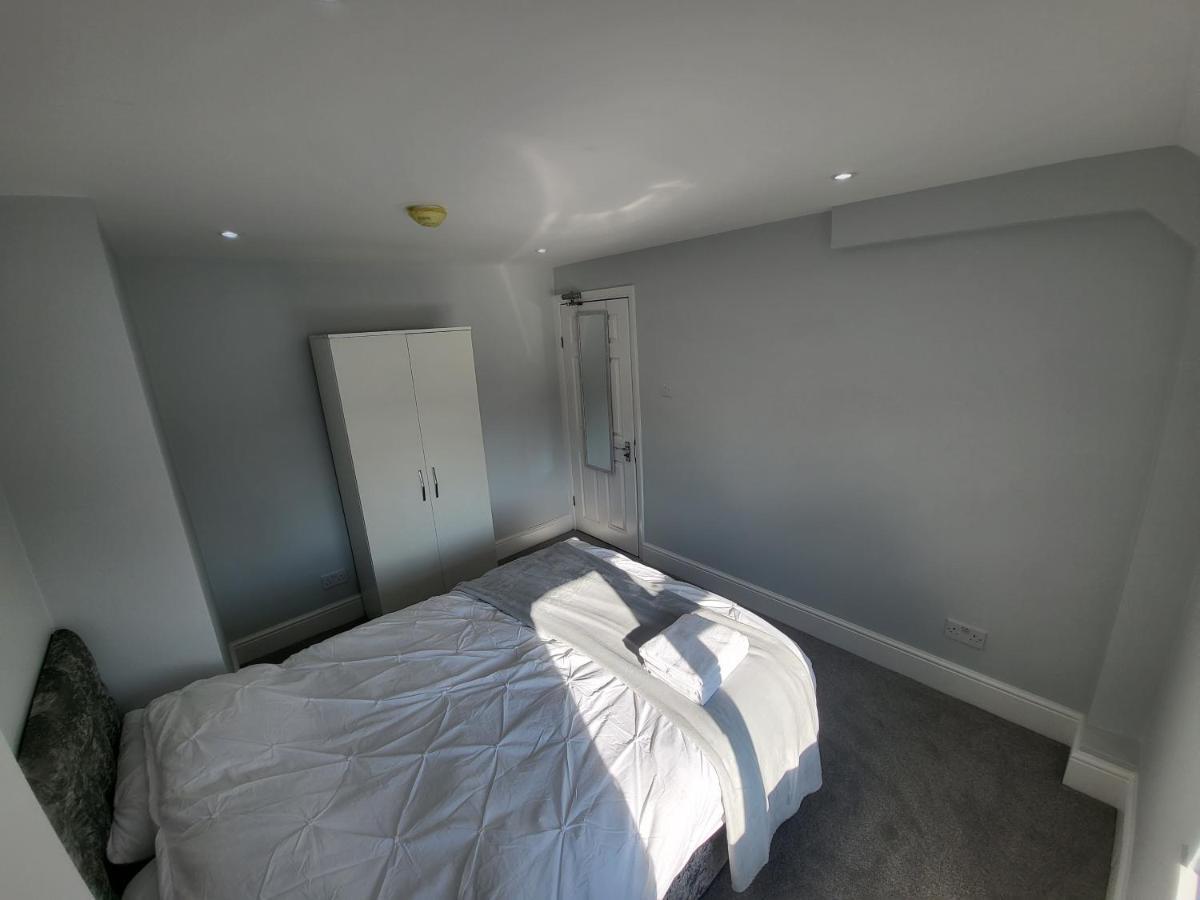 High Spec Large 6 Bedroom House! Kingston upon Thames  Exterior foto